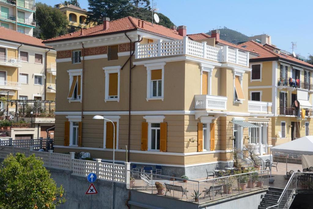 Hotel Ines Varazze Eksteriør bilde